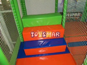 1159 softplay top havuzu basamak engel 300x225 1